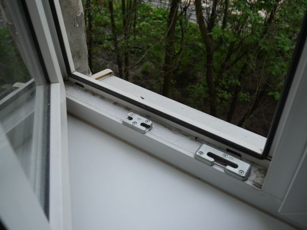 Cost of Crank Window Repair in New Albany