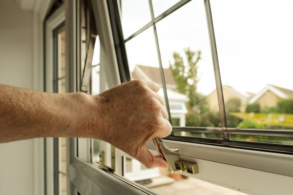 Cost of Window Hinge Repair in New Albany
