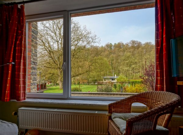 Cost of Fiberglass Window Repair in New Albany