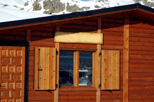Cost of Cabin Window Repair in New Albany